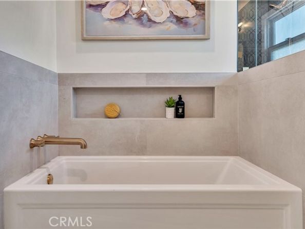 4001 Pine, Long Beach CA 90807