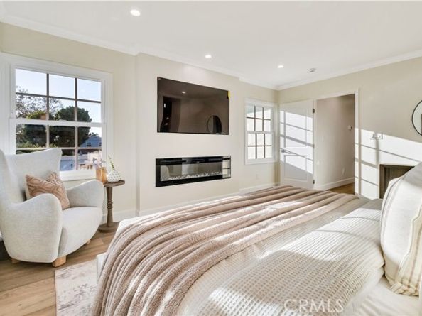 4001 Pine, Long Beach CA 90807