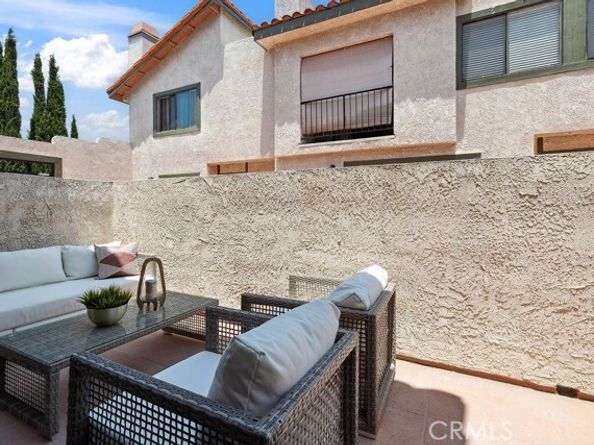 6101 Fulton Avenue 8, Van Nuys (los Angeles) CA 91401