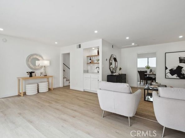 6101 Fulton Avenue 8, Van Nuys (los Angeles) CA 91401