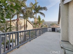 5625 E Calle Canada, Anaheim CA 92807