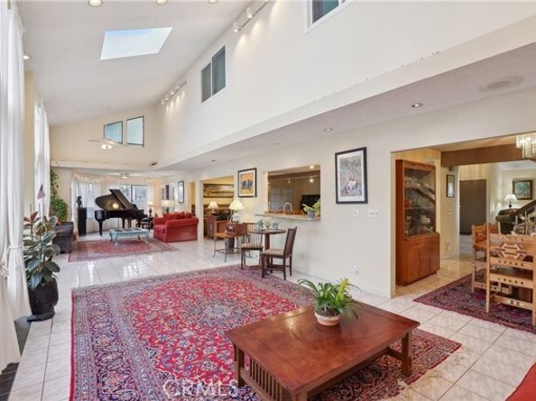 5625 E Calle Canada, Anaheim CA 92807