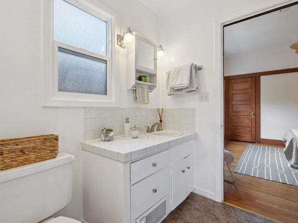 3246 Garfield Ave, Alameda CA 94501