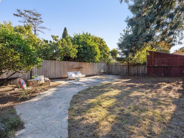 3246 Garfield Ave, Alameda CA 94501
