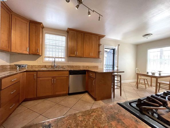 6600 Lucille St, Oakland CA 94621