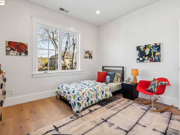 2310 Eighth St, Berkeley CA 94710