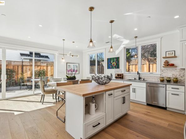 2310 Eighth St, Berkeley CA 94710