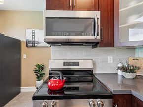 1004 9Th Ave, Oakland CA 94606