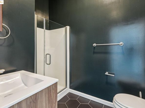 1004 9Th Ave, Oakland CA 94606