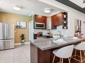 1004 9Th Ave, Oakland CA 94606