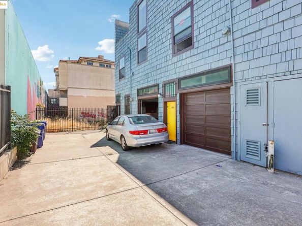 1004 9Th Ave, Oakland CA 94606