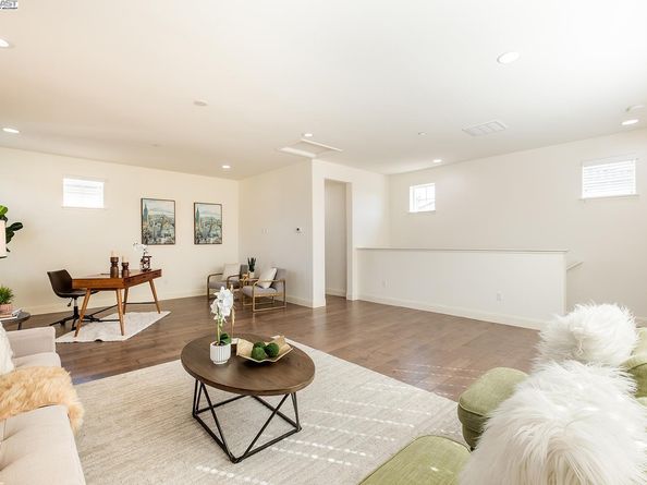 3135 Vittoria Loop, Dublin CA 94568