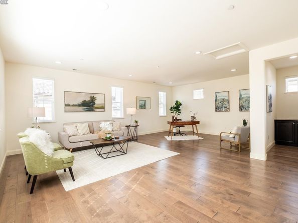 3135 Vittoria Loop, Dublin CA 94568
