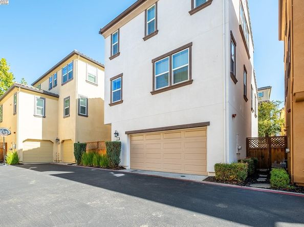 3135 Vittoria Loop, Dublin CA 94568