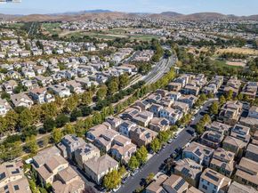 3135 Vittoria Loop, Dublin CA 94568
