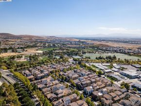 3135 Vittoria Loop, Dublin CA 94568