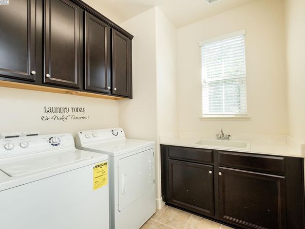 3135 Vittoria Loop, Dublin CA 94568