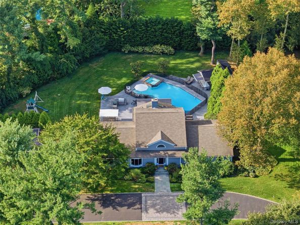 2 Meadow Road, Old Westbury NY 11568