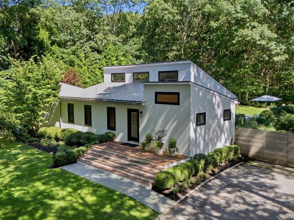 12 Surrey Court, East Hampton NY 11937