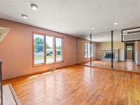23 3rd Avenue, Farmingdale NY 11735