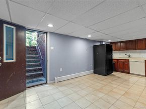 23 3rd Avenue, Farmingdale NY 11735