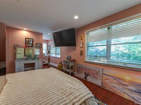253 Melbury Road, Babylon NY 11702