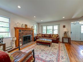 253 Melbury Road, Babylon NY 11702