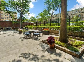 52-30 39th Drive 12L, Woodside NY 11377
