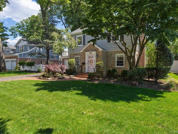 60 Atkinson Road, Rockville Centre NY 11570