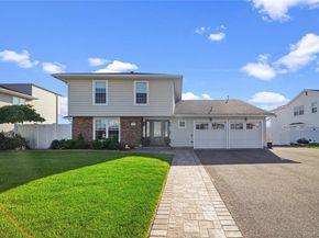 106 Anchorage Drive, West Islip NY 11795