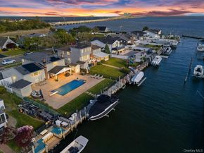 106 Anchorage Drive, West Islip NY 11795
