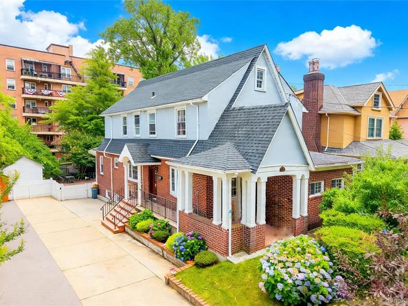 609 161st Street, Whitestone NY 11357