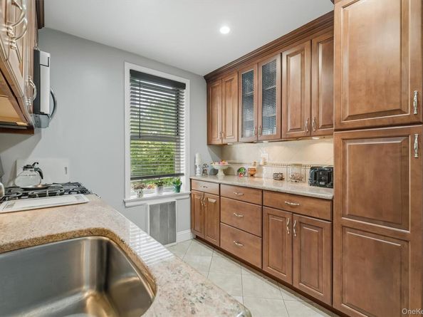 125 Bronx River Road 2F, Yonkers NY 10704