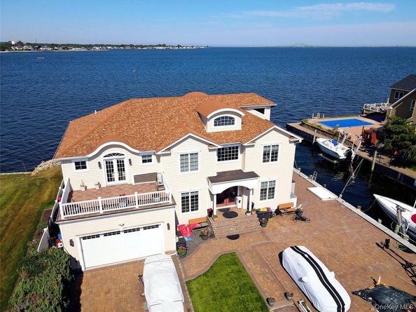 75 Yacht Club Road, Babylon NY 11702