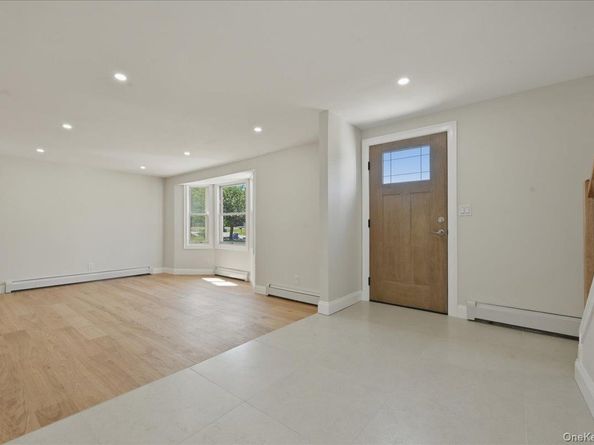 5 Bernice Court, Coram NY 11727