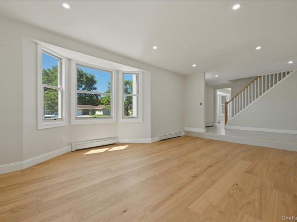 5 Bernice Court, Coram NY 11727