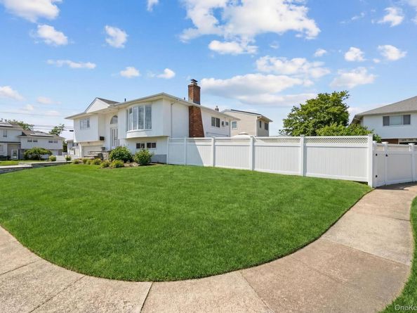 341 Green Court, Oceanside NY 11572