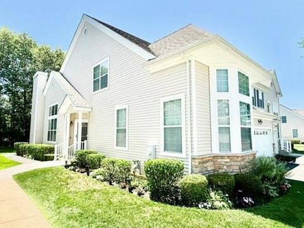 27 Emilie Drive, Center Moriches NY 11934