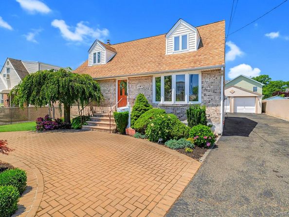 119 Caroline Avenue, Franklin Square NY 11010