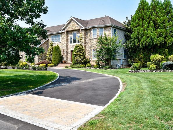 5 Home Court, Huntington NY 11743