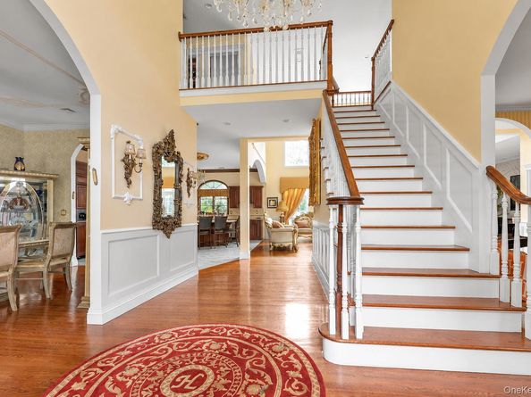 65 Threepence Drive, Melville NY 11747