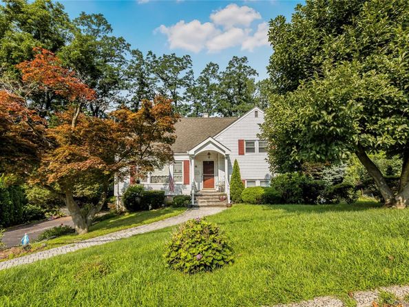 33 Dexter Road, Yonkers NY 10710