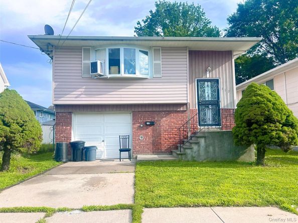 312 E Columbia Street, Hempstead NY 11550
