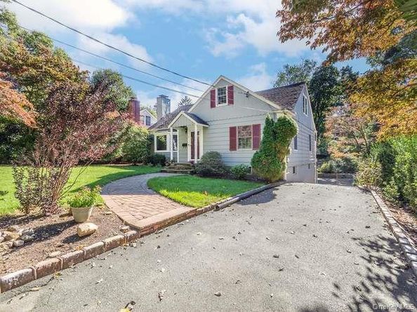 5 Edgewood Avenue, Glen Head NY 11545