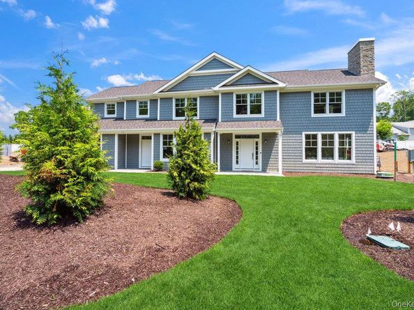 48 Plainview Road, Woodbury NY 11797