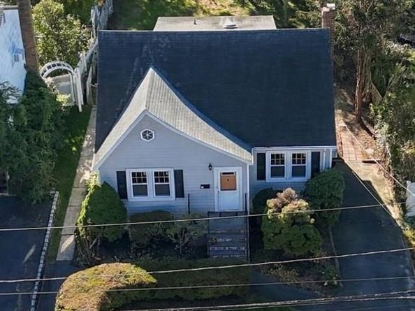 70 E 19th Street, Huntington Station NY 11746