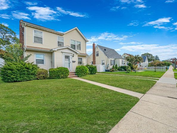 321 Maplegrove Avenue, Uniondale NY 11553