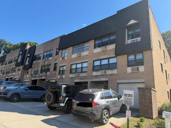 240-22 70 Avenue 9C,9G2, Douglaston NY 11362