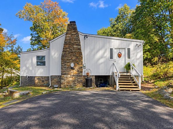 55 Overlook Road N, White Plains NY 10603