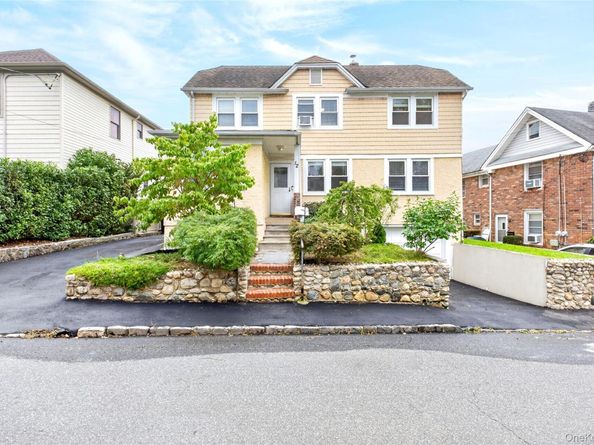 12 Pulaski Place, Port Washington NY 11050
